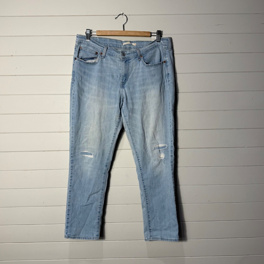 Levis Boyfriend Jeans‎ Light Wash Distressed Blue Denim Size 31 CW-3815